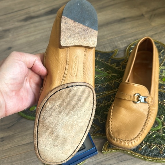 Shoes and free key chain from coach - Picture 9 of 11